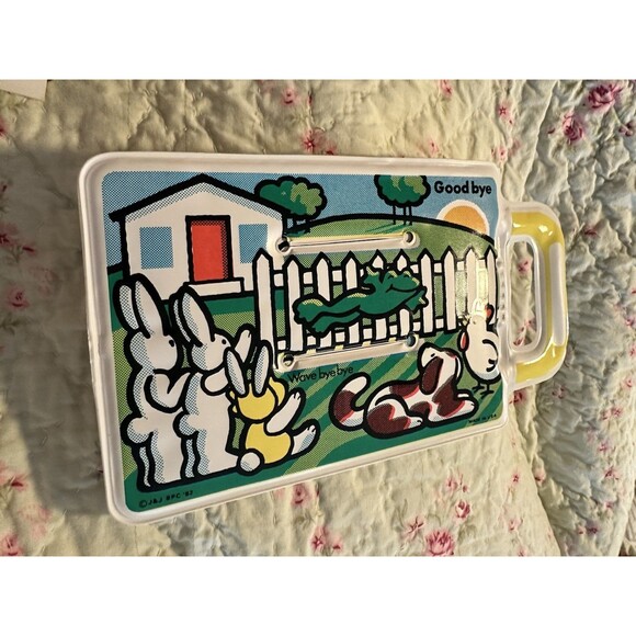 VTG 1983 BABY BEAR PLAYS AT HOME INFANT/TODDLER DEVELOPMENTAL SOFT BOOK - Picture 2 of 6